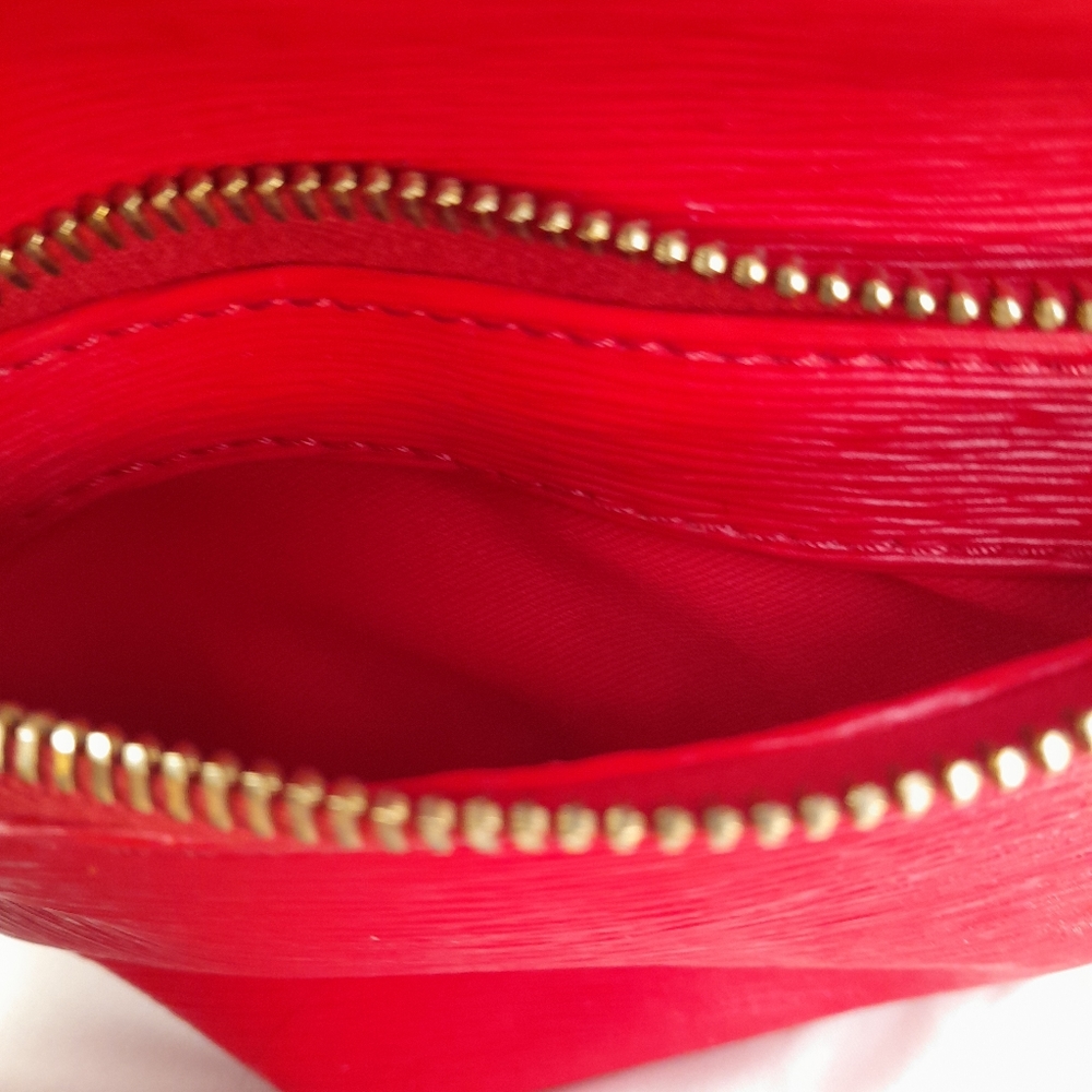 Dooney & Bourke Handbag Vintage Saffiano Small Pocket Sac - RED- NWT - Picture 8 of 9